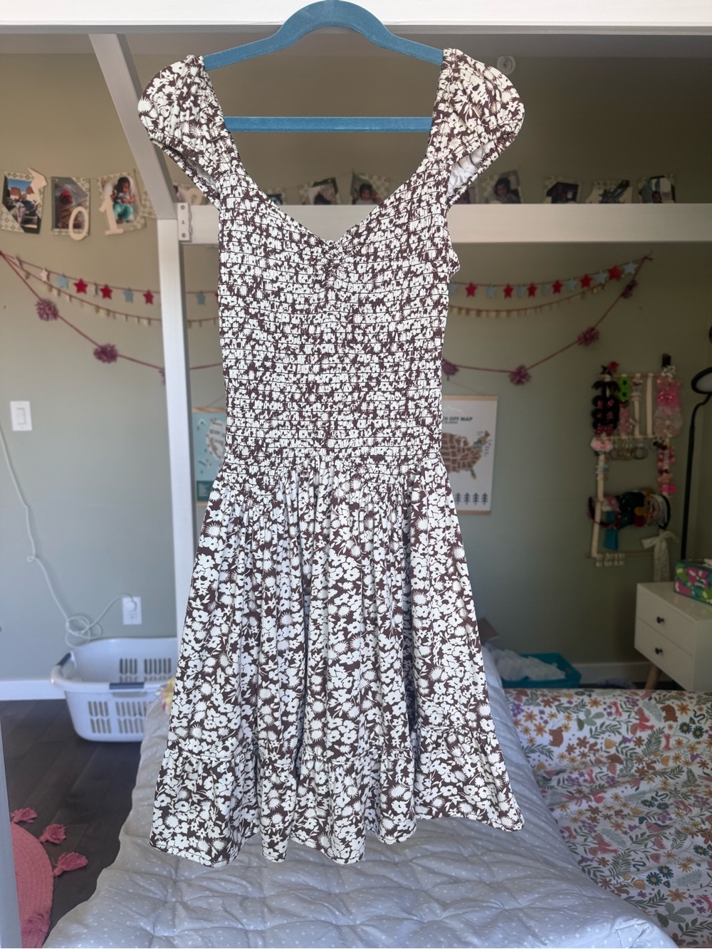 Urban Outfitters Women’s Brown and White Floral Midi Dress Size XS